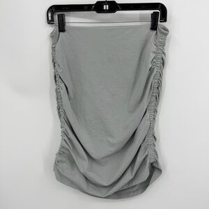 Aritzia TNA Chill Malibu skirt in a grey color with ruched sides sz 1X